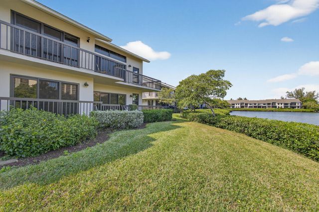 2101 Fairway Drive S, Jupiter, FL 33477