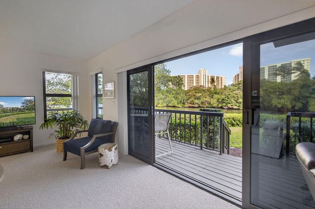 2101 Fairway Drive S, Jupiter, FL 33477