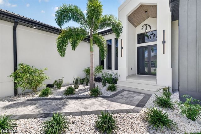 209 NW 35th PL, Cape Coral, FL 33993
