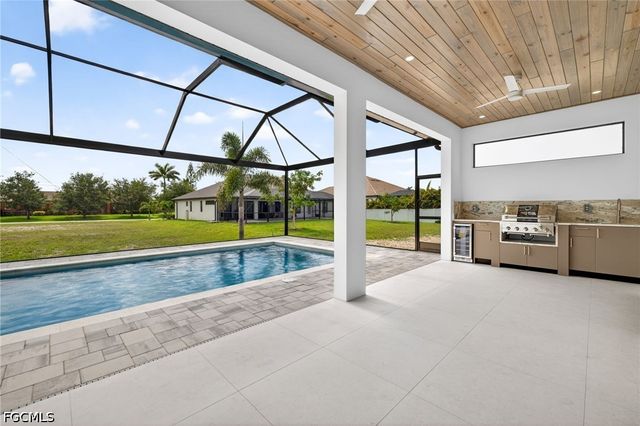 209 NW 35th PL, Cape Coral, FL 33993