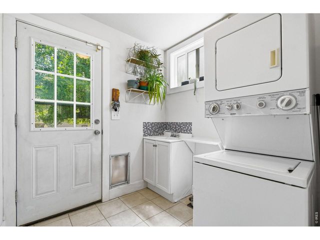 4810 Knox Ct, Denver, CO 80221