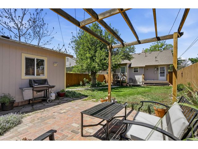 4810 Knox Ct, Denver, CO 80221