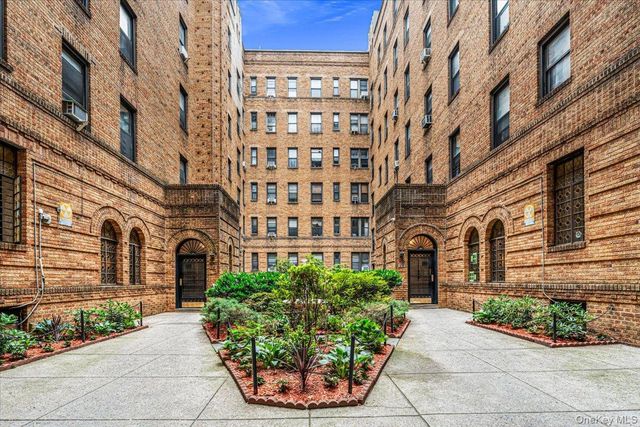 8344 Lefferts Boulevard 3D, Kew Gardens, NY 11415