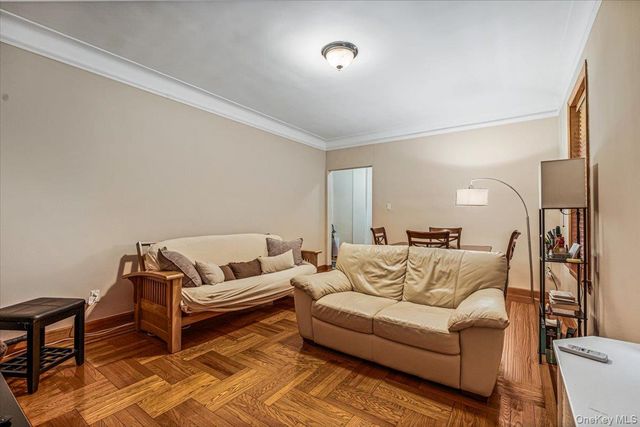 8344 Lefferts Boulevard 3D, Kew Gardens, NY 11415