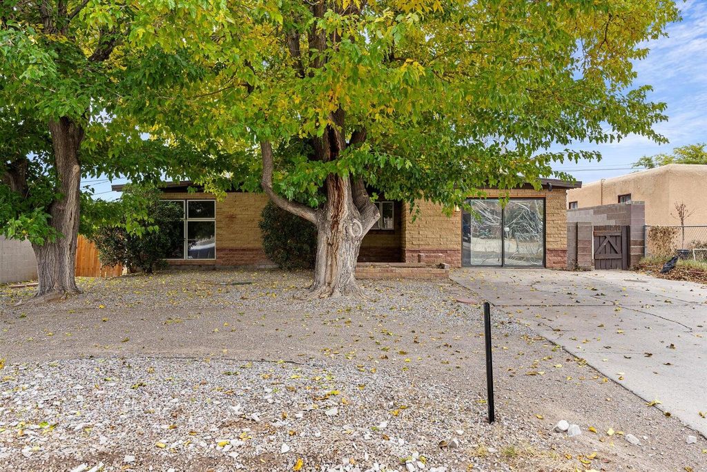 1115 Morris Street NE, Albuquerque, NM 87112