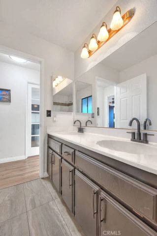 7821 Lyons, Hesperia, CA 92345