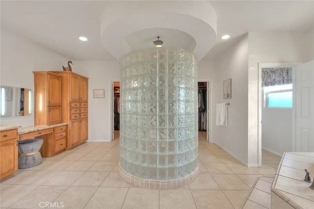 7821 Lyons, Hesperia, CA 92345