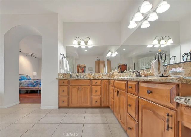 7821 Lyons, Hesperia, CA 92345