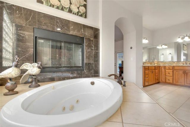 7821 Lyons, Hesperia, CA 92345