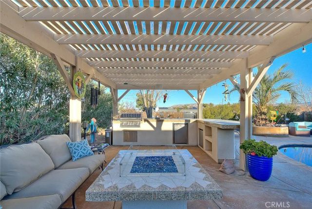 7821 Lyons, Hesperia, CA 92345