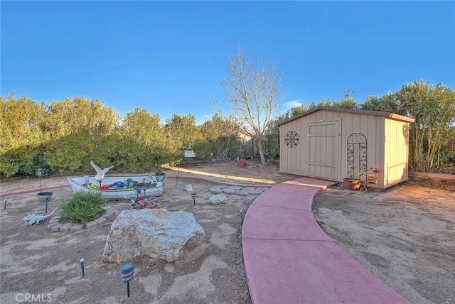 7821 Lyons, Hesperia, CA 92345