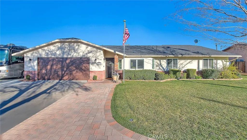 7821 Lyons, Hesperia, CA 92345