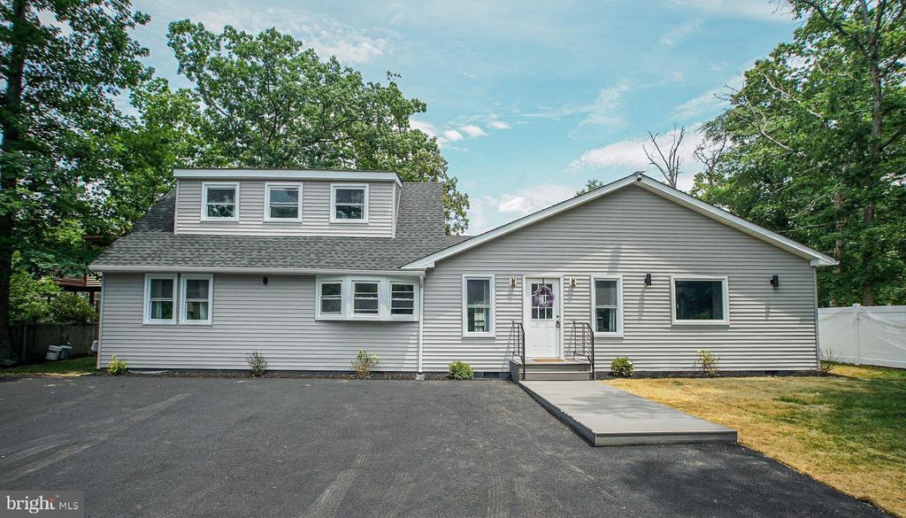 39 FILBERT AVE, BROWNS MILLS, NJ 08015 — exterior