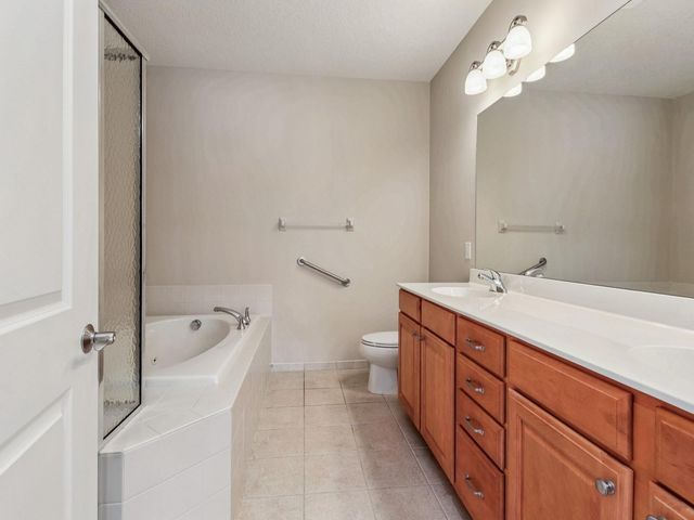 4902 Steeplechase Court 35, Eagan, MN 55122