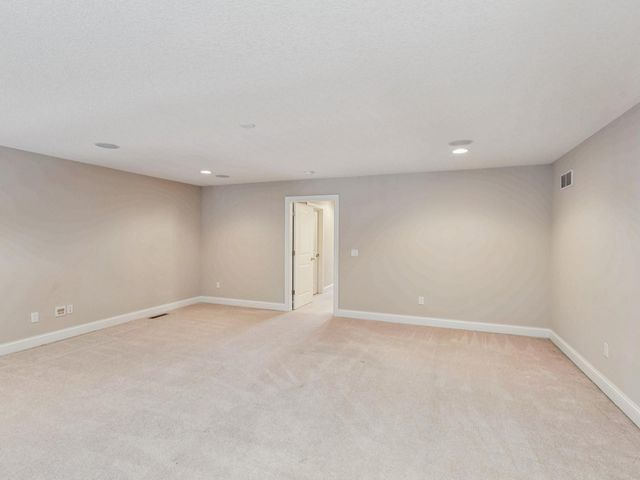 4902 Steeplechase Court 35, Eagan, MN 55122