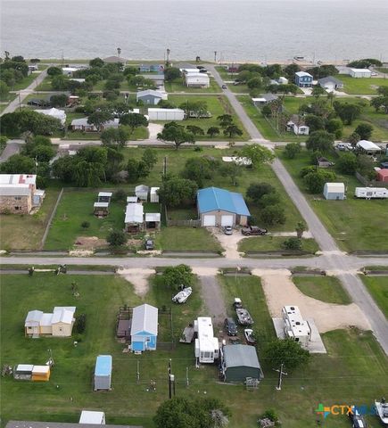 1008 W Dallas Avenue, Seadrift, TX 77983