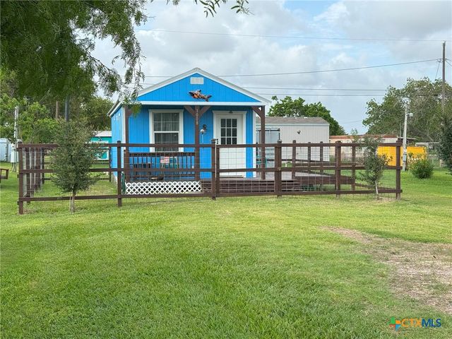 1008 W Dallas Avenue, Seadrift, TX 77983