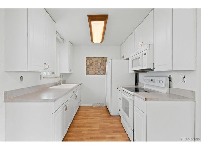 771 Xenon St, Lakewood, CO 80401