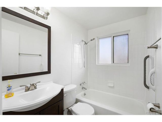 771 Xenon St, Lakewood, CO 80401