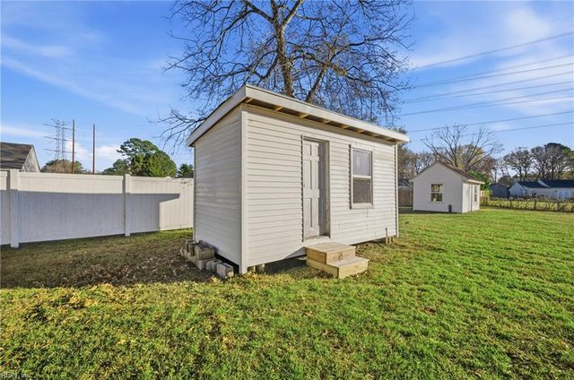 3813 Magnolia DR, Portsmouth, VA 23703