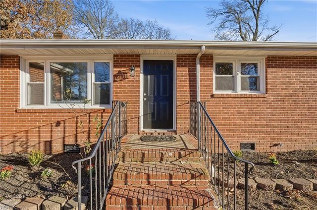 3813 Magnolia DR, Portsmouth, VA 23703