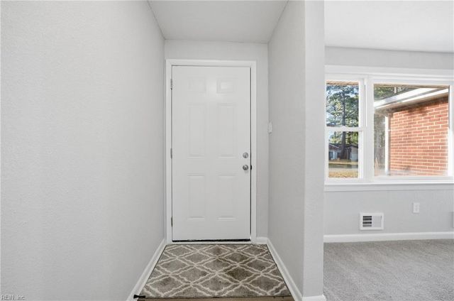 3813 Magnolia DR, Portsmouth, VA 23703