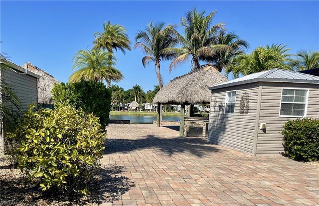 5230 Pineland Daisy TRL, Fort Myers, FL 33905
