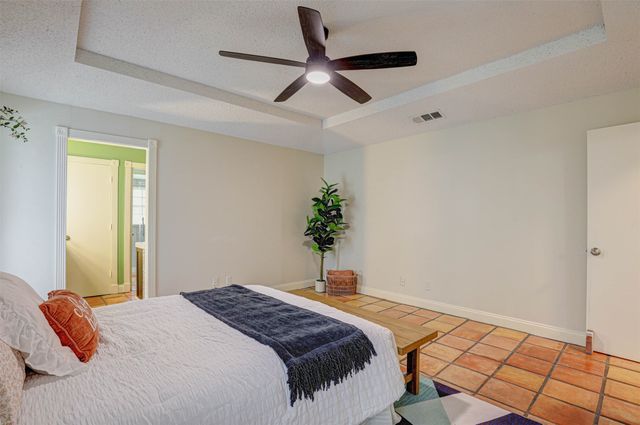 1910 Middle Glen Drive, Carrollton, TX 75007