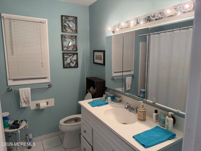 242 Bay Stream Drive, Toms River, NJ 08753