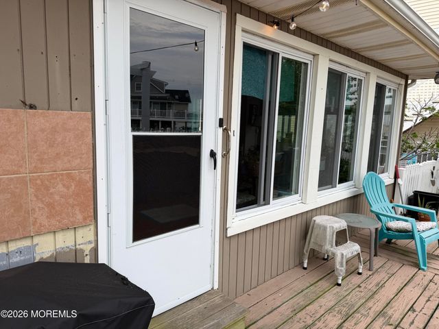 242 Bay Stream Drive, Toms River, NJ 08753
