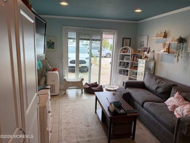 242 Bay Stream Drive, Toms River, NJ 08753