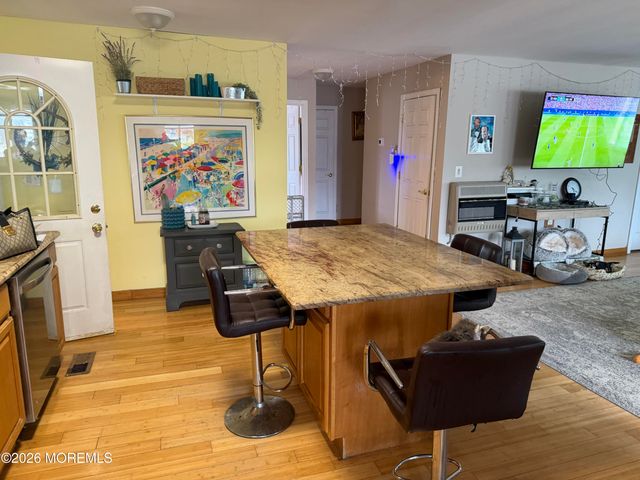 242 Bay Stream Drive, Toms River, NJ 08753