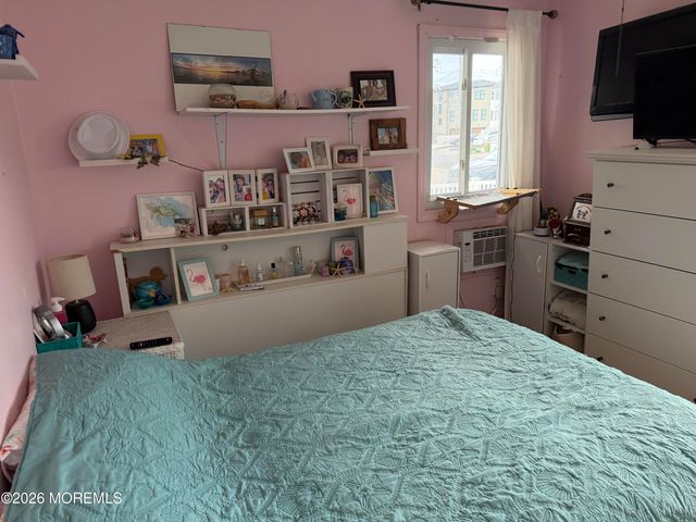 242 Bay Stream Drive, Toms River, NJ 08753