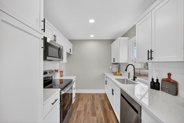 512 NW Applewood Street, Ankeny, IA 50023