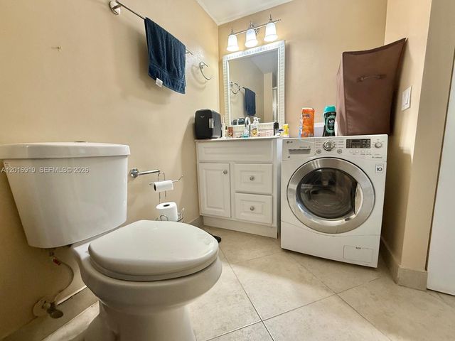 3701 N Country Club Dr 502, Aventura, FL 33180
