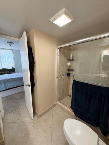 3701 N Country Club Dr 502, Aventura, FL 33180