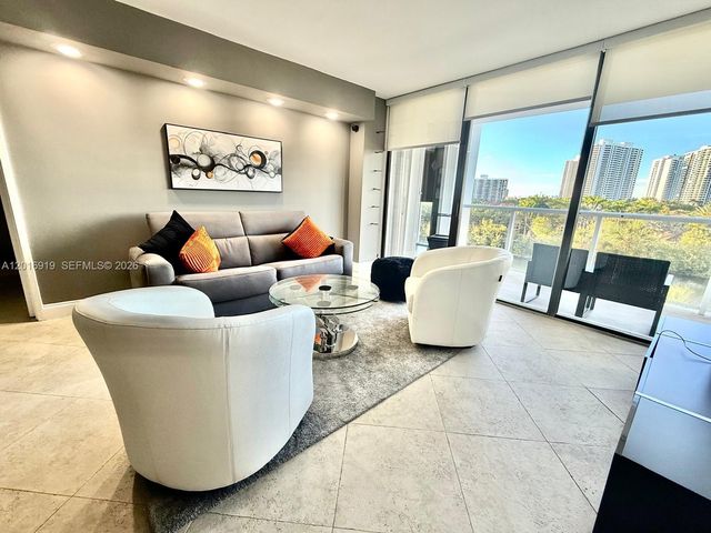 3701 N Country Club Dr 502, Aventura, FL 33180