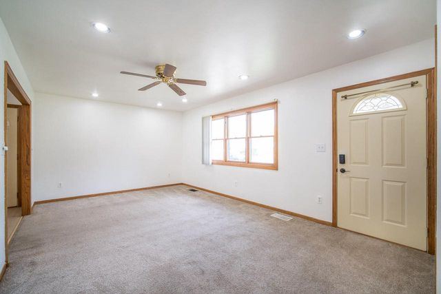 628 Pleasant DRIVE, West Bend, WI 53095