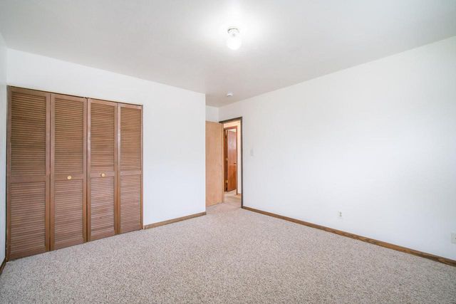 628 Pleasant DRIVE, West Bend, WI 53095