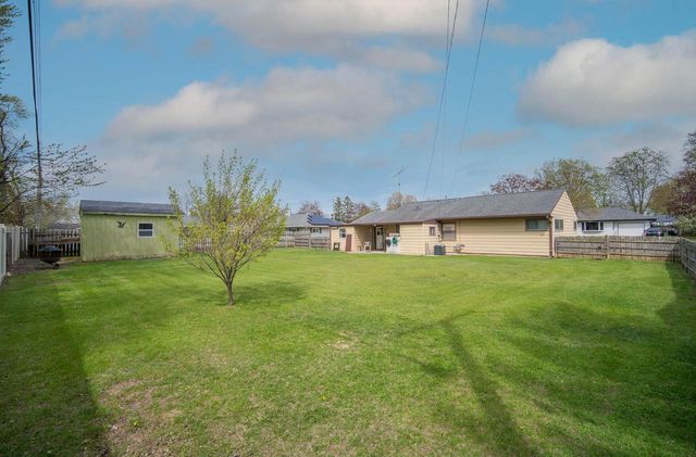 628 Pleasant DRIVE, West Bend, WI 53095