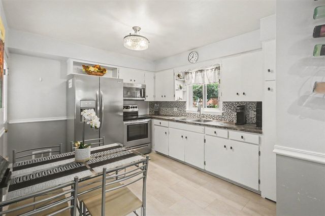 154 W 30th Street, Holland, MI 49423