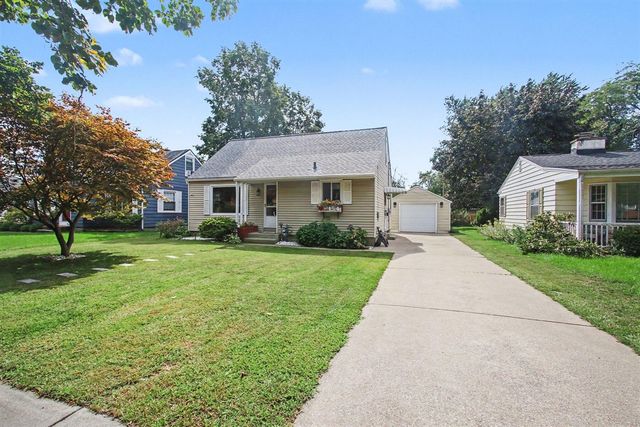 154 W 30th Street, Holland, MI 49423