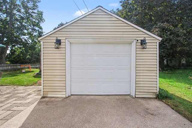 154 W 30th Street, Holland, MI 49423