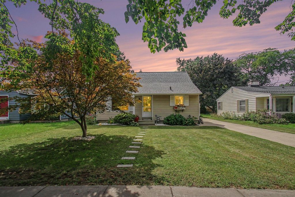 154 W 30th Street, Holland, MI 49423