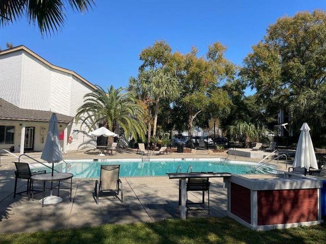 276 Alexandra Drive 13, Mount Pleasant, SC 29464