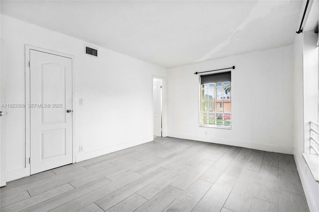 5201 Geneva Way 211, Doral, FL 33166