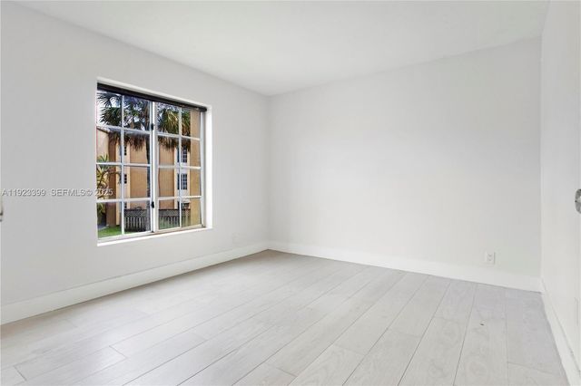 5201 Geneva Way 211, Doral, FL 33166