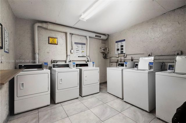 5201 Geneva Way 211, Doral, FL 33166