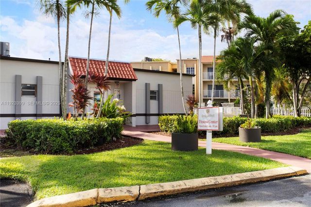 5201 Geneva Way 211, Doral, FL 33166