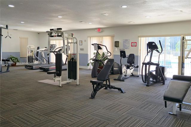 5201 Geneva Way 211, Doral, FL 33166